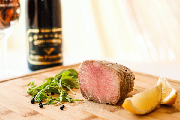 高知県産 牛タンハム 最高級部位のタン元 （約200g）